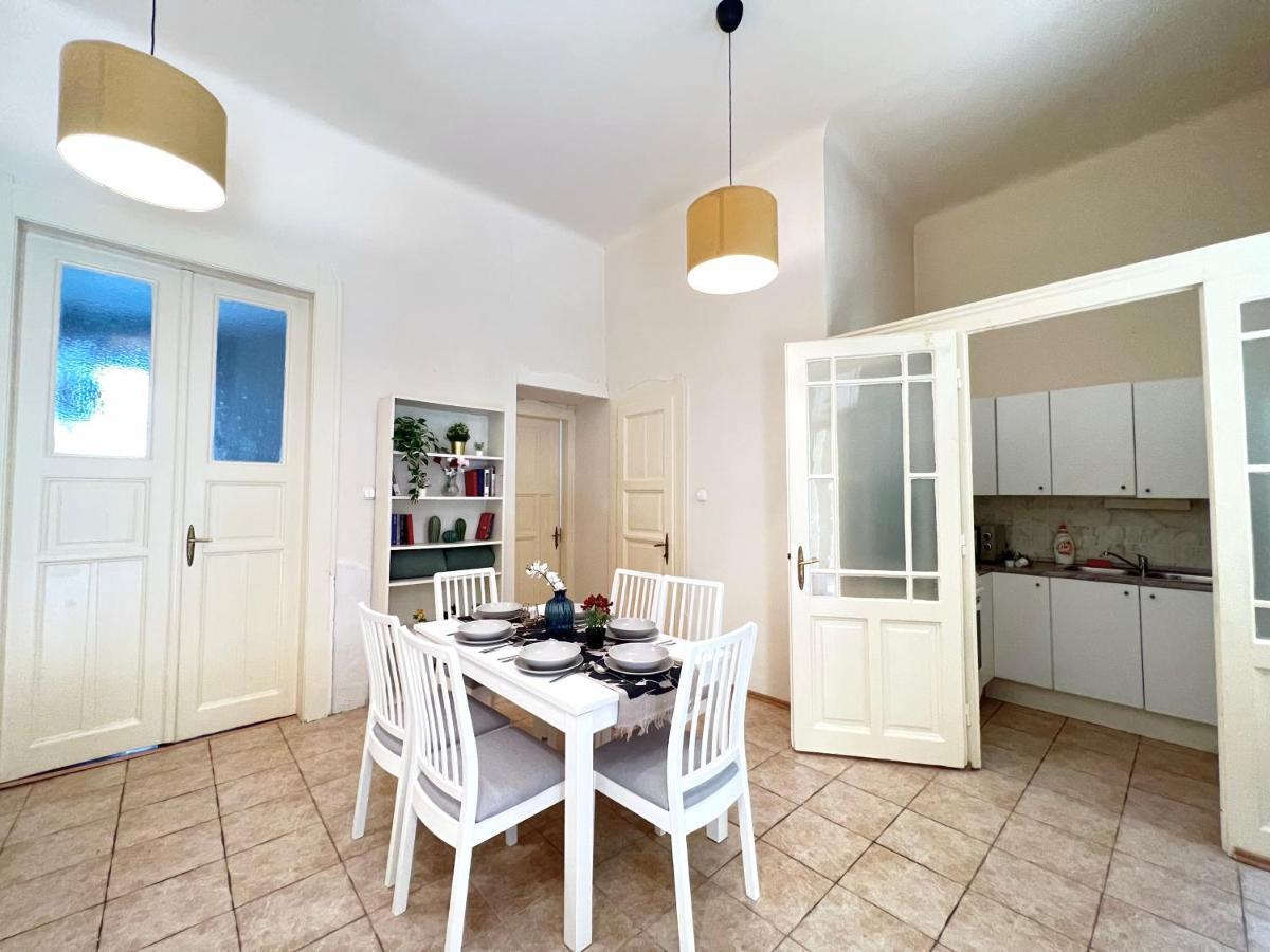 Hogyes Endre Apartment بودابست المظهر الخارجي الصورة